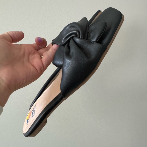 Maui Island Black Women's Sandals - Picture 2 of 2